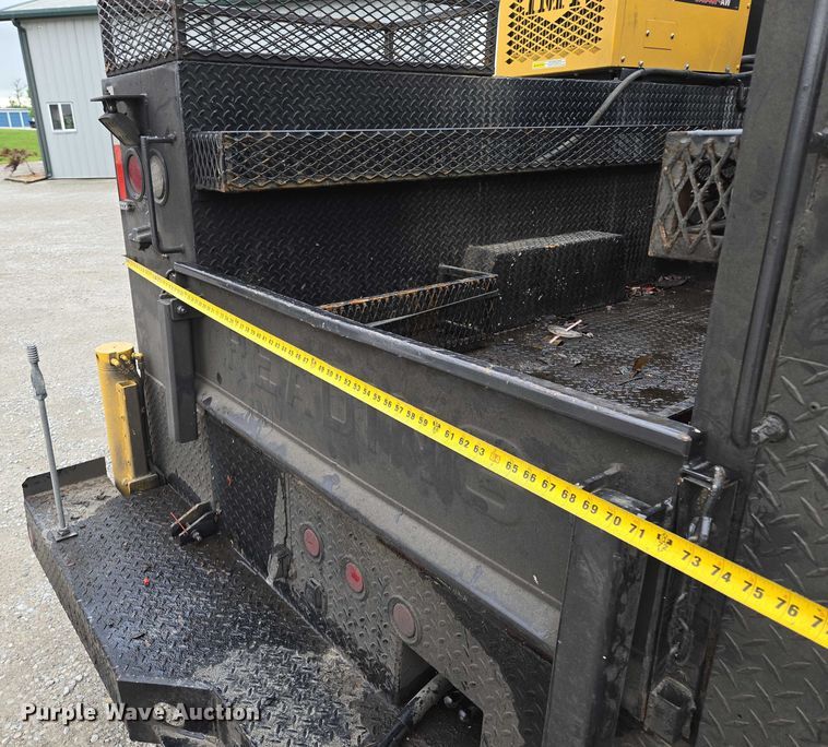 image for item EM7347 2000 International 4700 utility / service truck