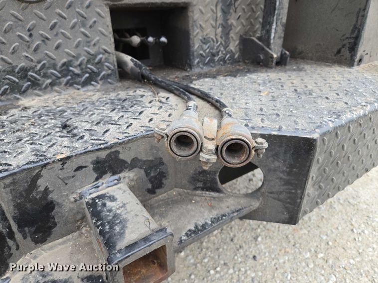 image for item EM7347 2000 International 4700 utility / service truck