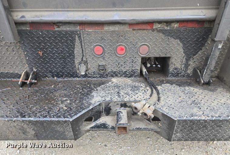 image for item EM7347 2000 International 4700 utility / service truck