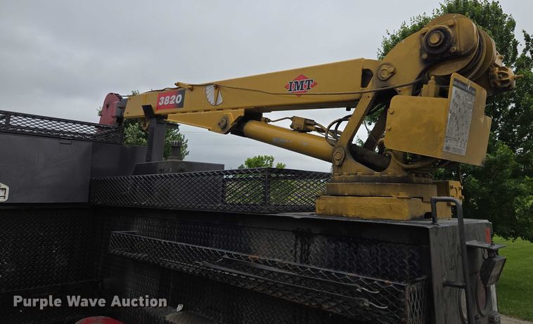 image for item EM7347 2000 International 4700 utility / service truck