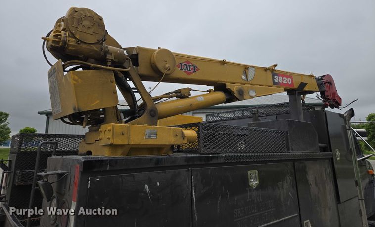 image for item EM7347 2000 International 4700 utility / service truck