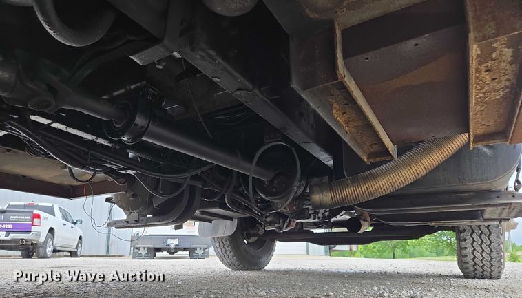 image for item EM7347 2000 International 4700 utility / service truck