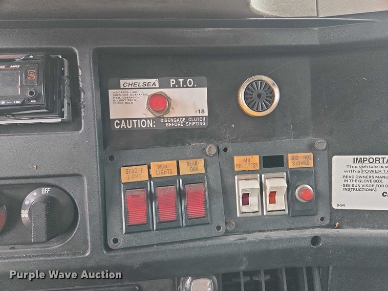 image for item EM7347 2000 International 4700 utility / service truck