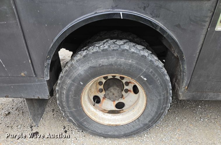 image for item EM7347 2000 International 4700 utility / service truck