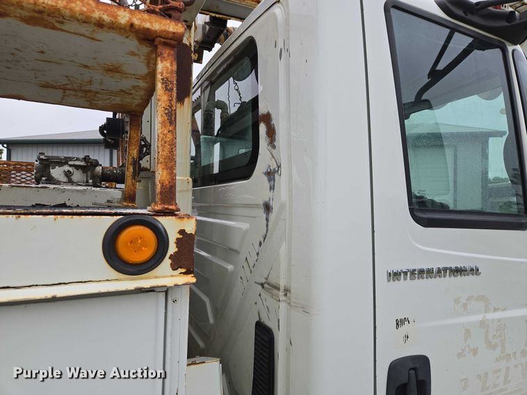 image for item EM7348 2006 International 4300 digger derrick truck