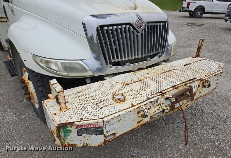 image for item EM7348 2006 International 4300 digger derrick truck