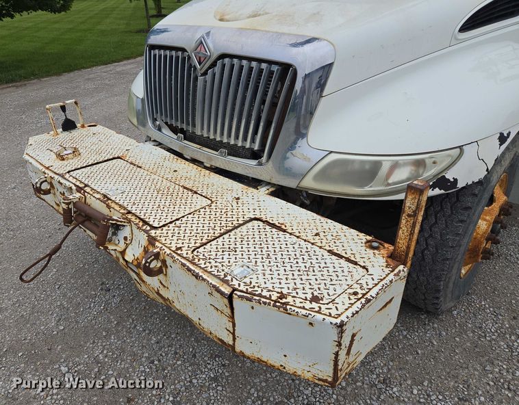 image for item EM7348 2006 International 4300 digger derrick truck