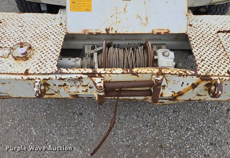 image for item EM7348 2006 International 4300 digger derrick truck