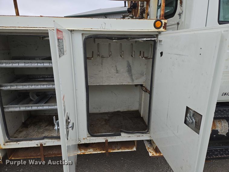 image for item EM7348 2006 International 4300 digger derrick truck