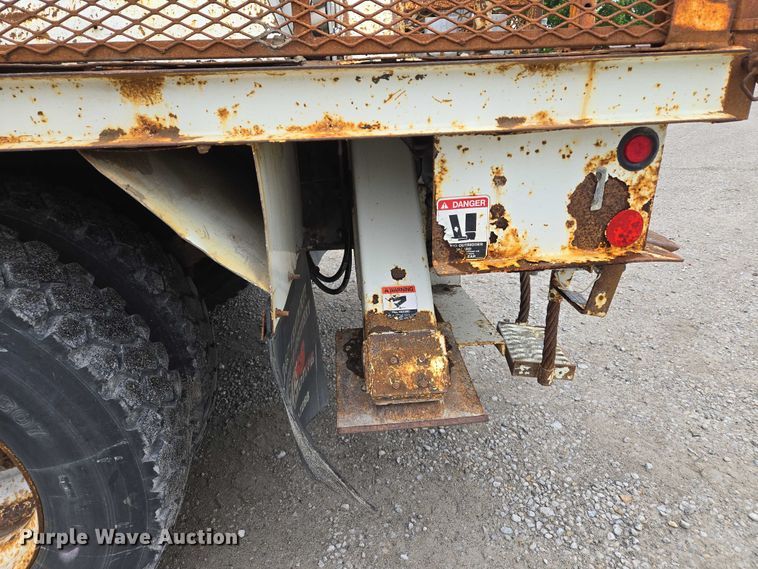 image for item EM7348 2006 International 4300 digger derrick truck