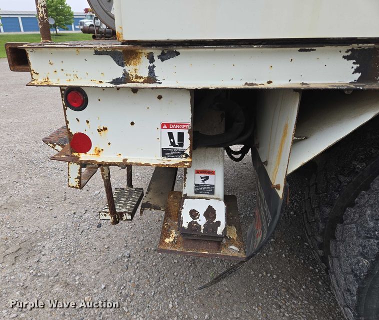 image for item EM7348 2006 International 4300 digger derrick truck