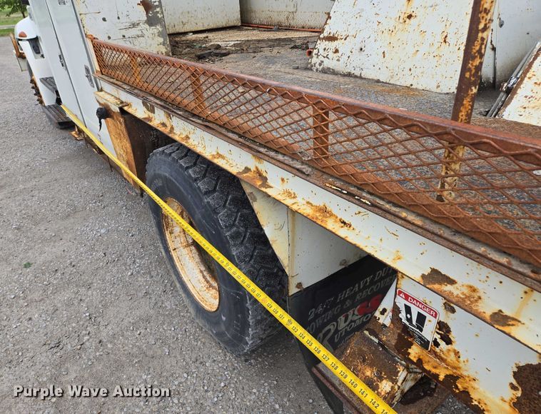 image for item EM7348 2006 International 4300 digger derrick truck