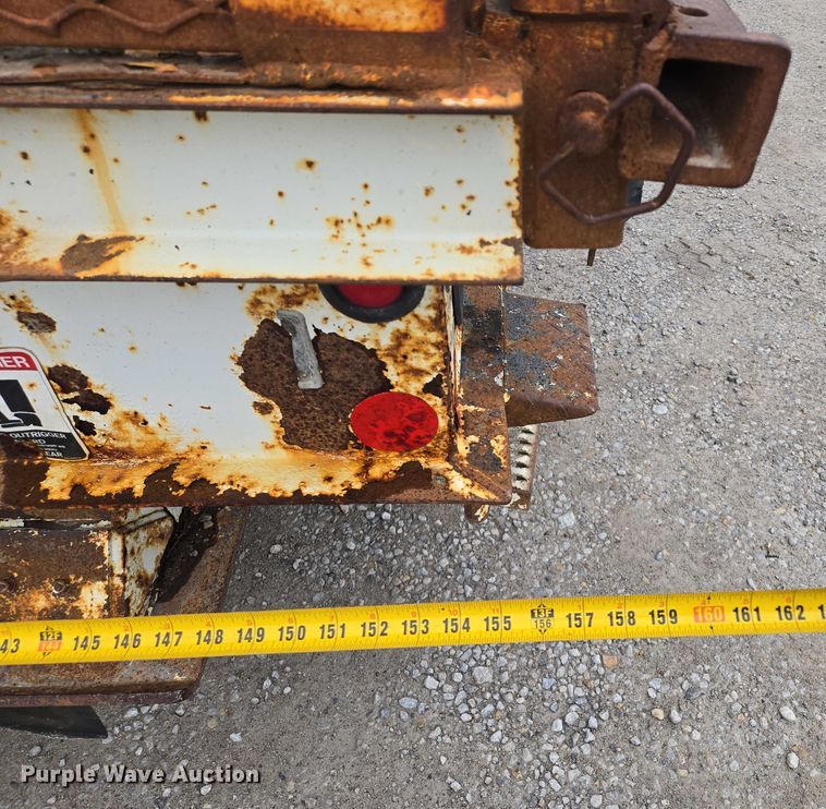 image for item EM7348 2006 International 4300 digger derrick truck