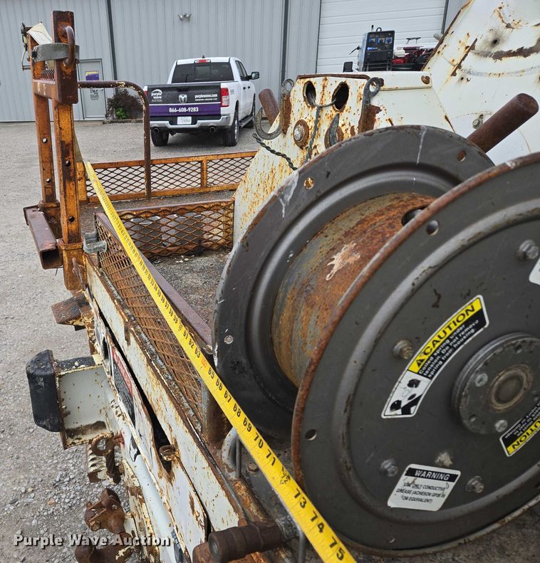 image for item EM7348 2006 International 4300 digger derrick truck