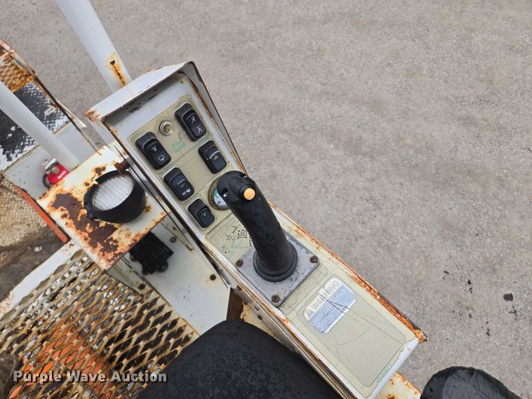 image for item EM7348 2006 International 4300 digger derrick truck