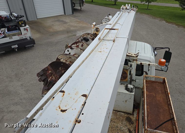 image for item EM7348 2006 International 4300 digger derrick truck