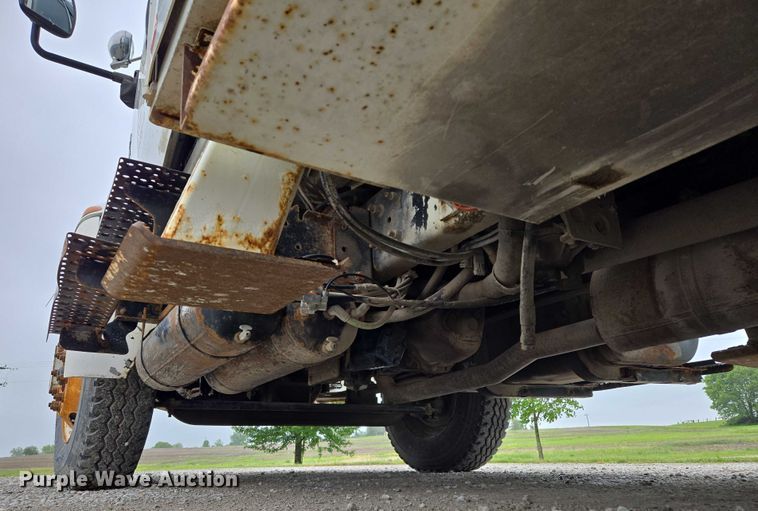 image for item EM7348 2006 International 4300 digger derrick truck