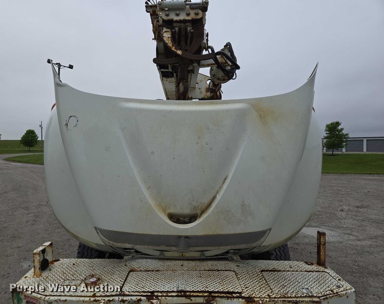 image for item EM7348 2006 International 4300 digger derrick truck