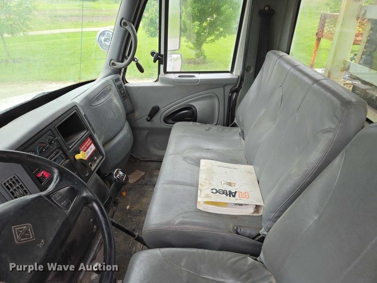 image for item EM7348 2006 International 4300 digger derrick truck