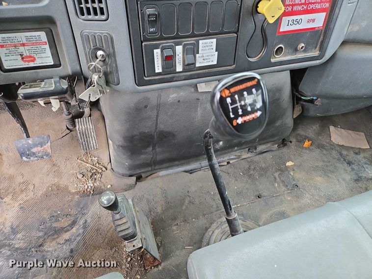 image for item EM7348 2006 International 4300 digger derrick truck