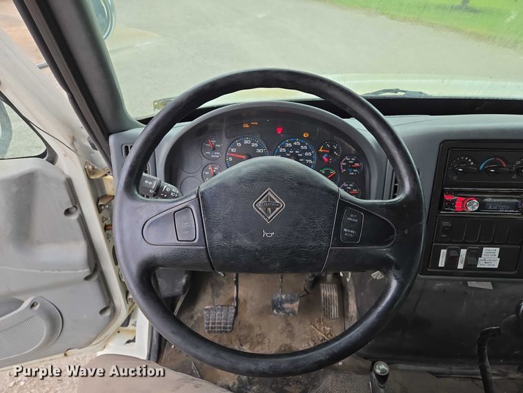 image for item EM7348 2006 International 4300 digger derrick truck