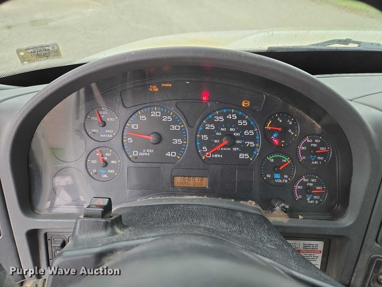 image for item EM7348 2006 International 4300 digger derrick truck