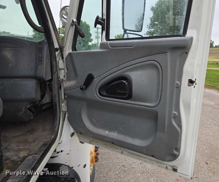 image for item EM7348 2006 International 4300 digger derrick truck