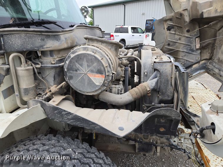 image for item EM7348 2006 International 4300 digger derrick truck