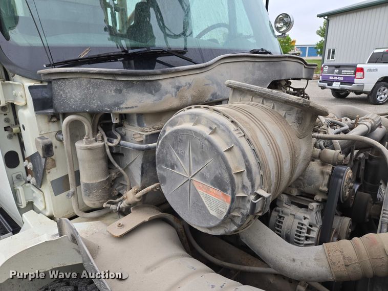 image for item EM7348 2006 International 4300 digger derrick truck