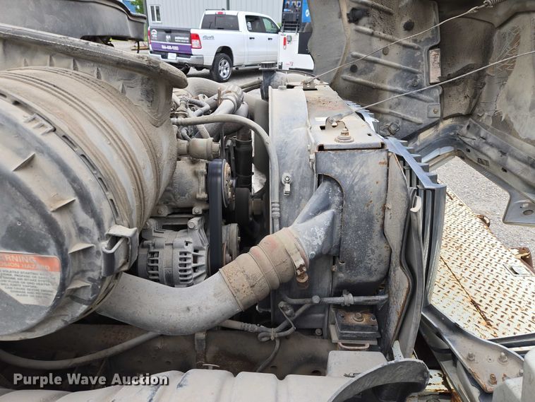 image for item EM7348 2006 International 4300 digger derrick truck