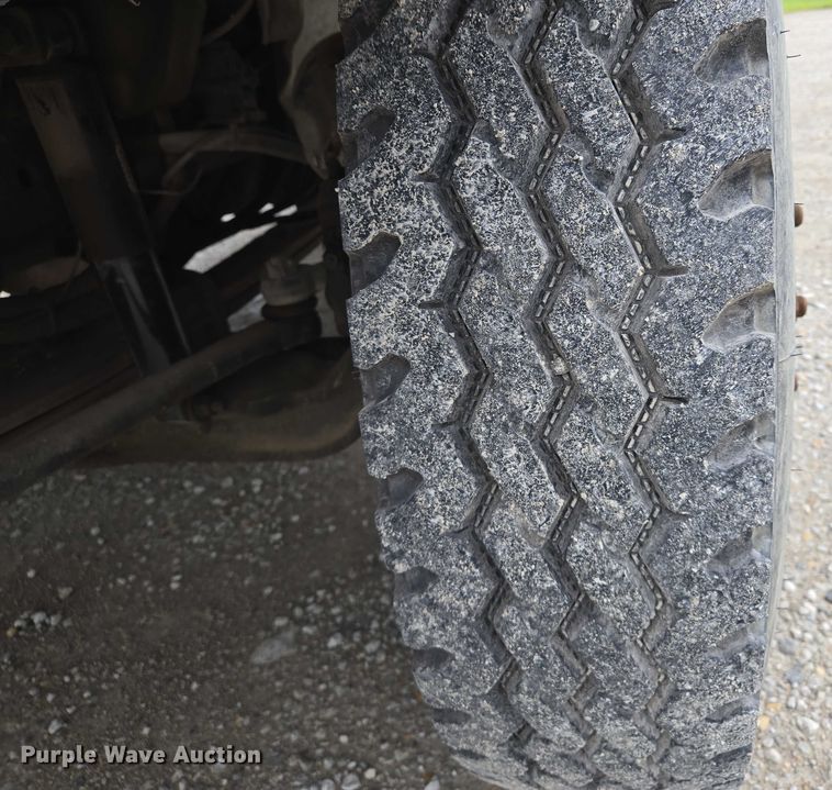 image for item EM7348 2006 International 4300 digger derrick truck