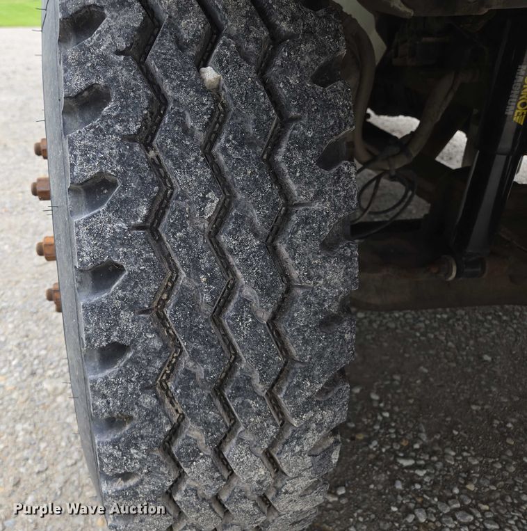 image for item EM7348 2006 International 4300 digger derrick truck