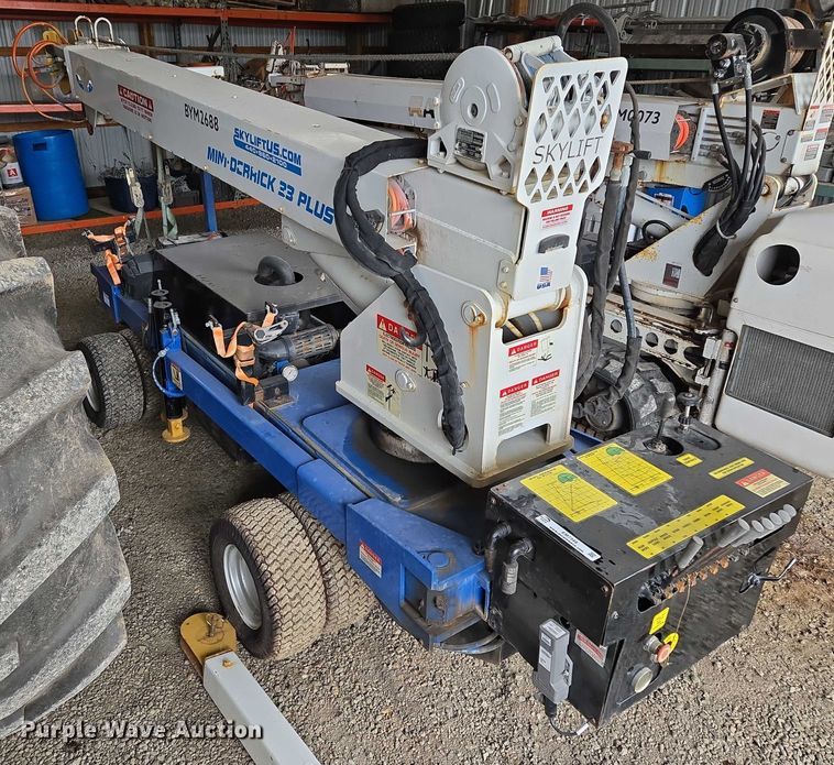 image for item EM7349 Skylift Mini-Derrick 33 plus mini digger derrick