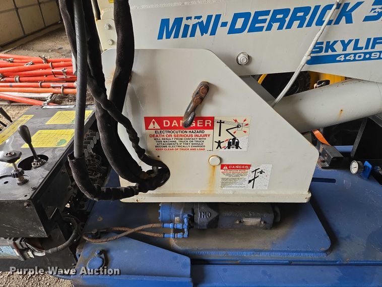 image for item EM7349 Skylift Mini-Derrick 33 plus mini digger derrick