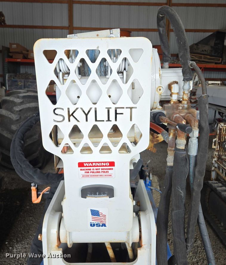 image for item EM7349 Skylift Mini-Derrick 33 plus mini digger derrick