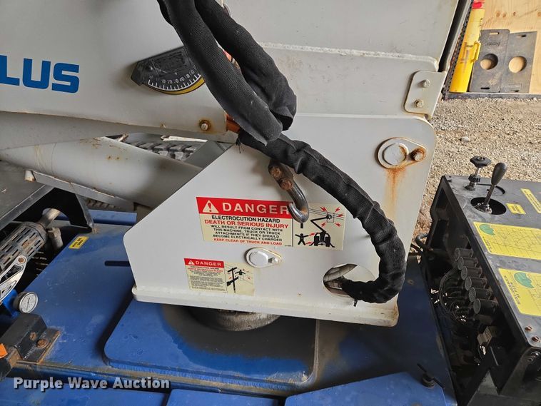 image for item EM7349 Skylift Mini-Derrick 33 plus mini digger derrick