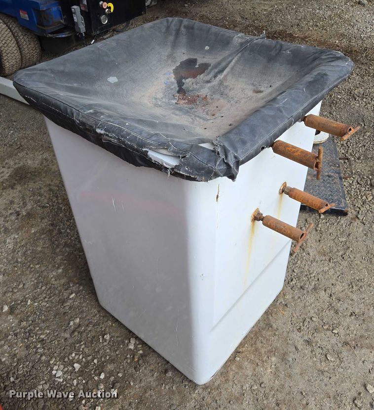 image for item EM7349 Skylift Mini-Derrick 33 plus mini digger derrick