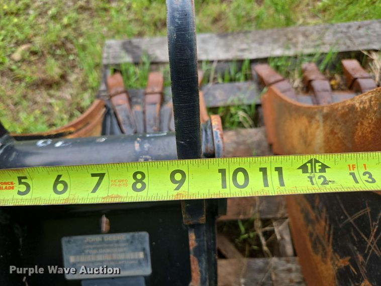 image for item EN3712 (2) John Deere buckets