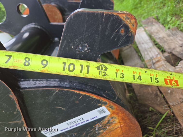 image for item EN3712 (2) John Deere buckets