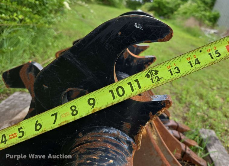 image for item EN3712 (2) John Deere buckets