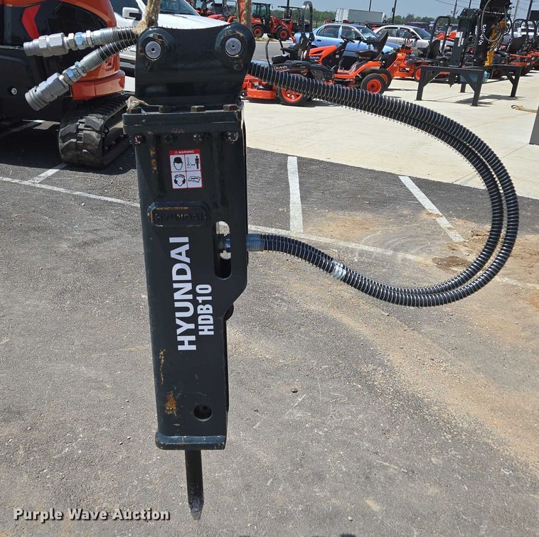 image for item EN3751 Hyundai HDB10 hydraulic breaker attachment