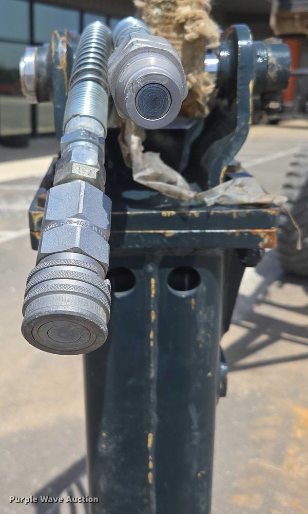 image for item EN3751 Hyundai HDB10 hydraulic breaker attachment