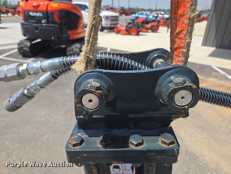 image for item EN3751 Hyundai HDB10 hydraulic breaker attachment