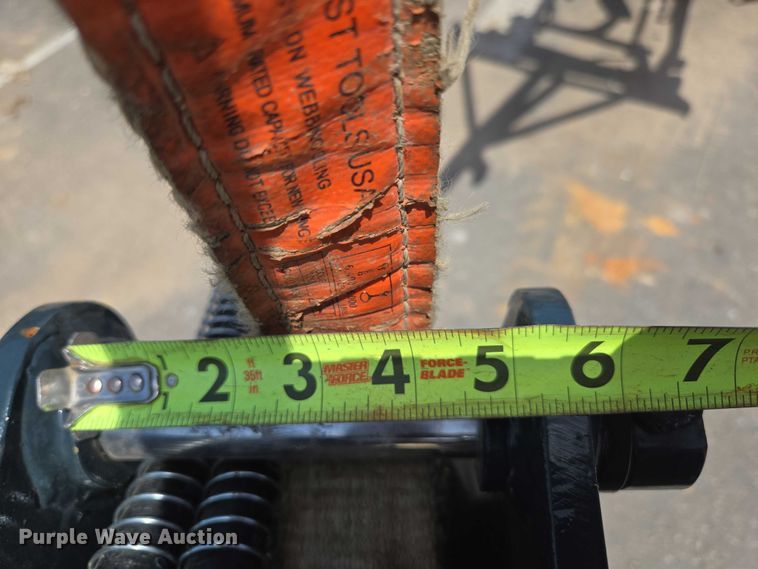 image for item EN3751 Hyundai HDB10 hydraulic breaker attachment