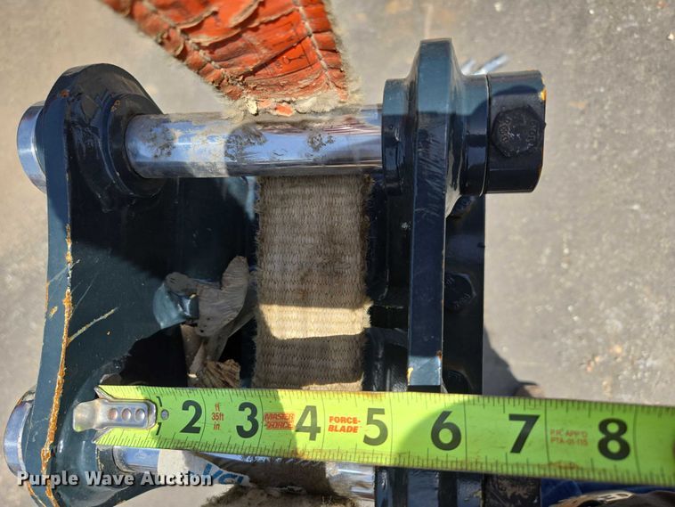 image for item EN3751 Hyundai HDB10 hydraulic breaker attachment