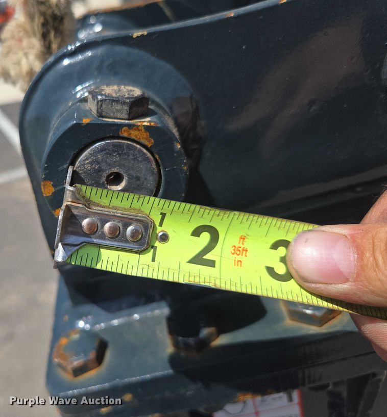 image for item EN3751 Hyundai HDB10 hydraulic breaker attachment