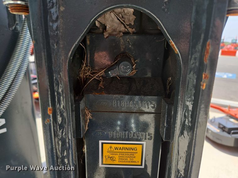 image for item EN3751 Hyundai HDB10 hydraulic breaker attachment