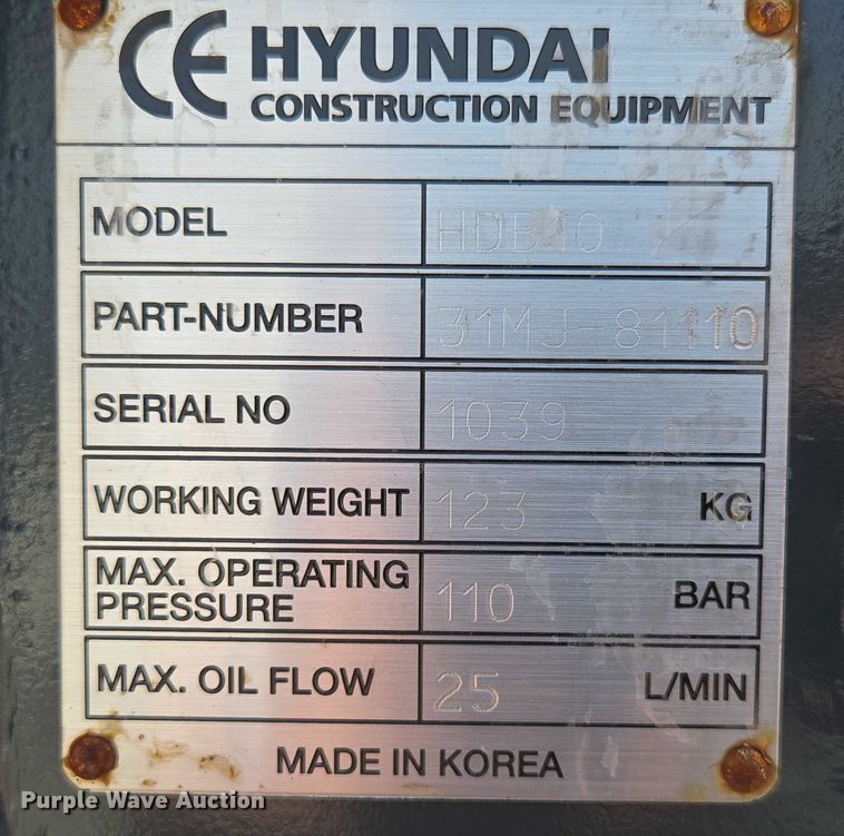 image for item EN3751 Hyundai HDB10 hydraulic breaker attachment