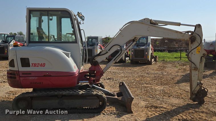 image for item EN3753 2015 Takeuchi TB240 mini excavator