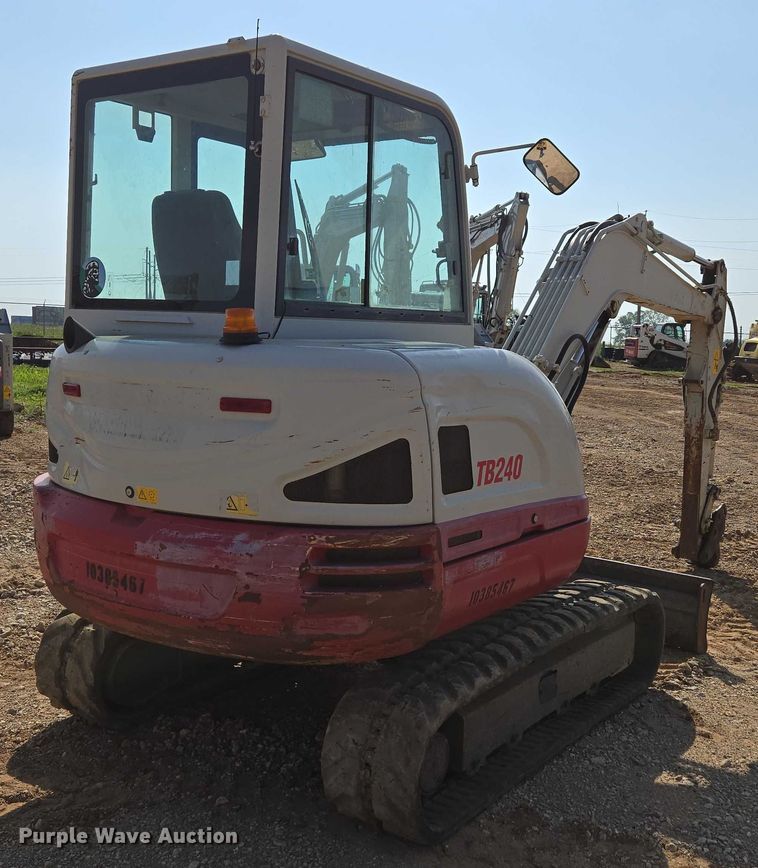 image for item EN3753 2015 Takeuchi TB240 mini excavator